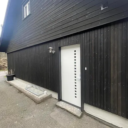 Newly Renovated By The Beach, Beatiful Garden And Free Parking * Kristiansand