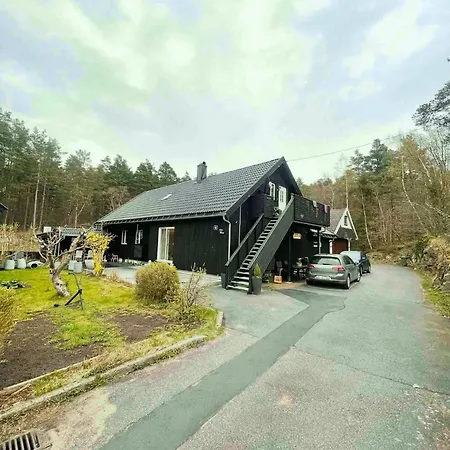 Villa Newly Renovated By The Beach, Beatiful Garden And Free Parking Kristiansand