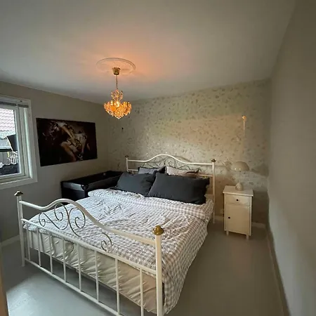 فيلة Newly Renovated By The Beach, Beatiful Garden And Free Parking