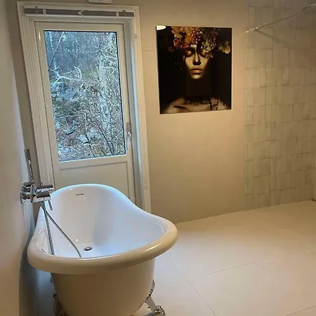 Newly Renovated By The Beach, Beatiful Garden And Free Parking * Kristiansand